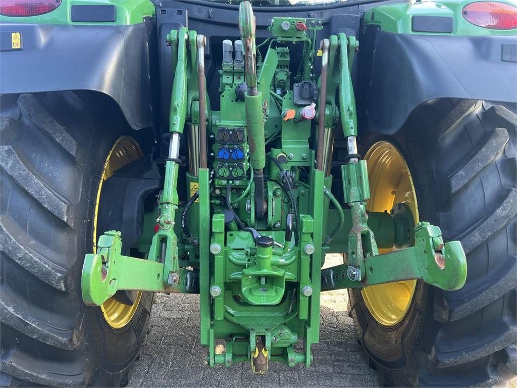 John Deere 6145R