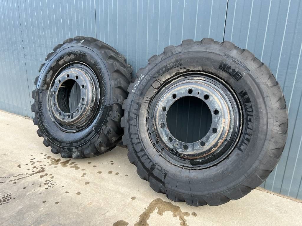 Michelin 1000 x 20 banden / 10.00 x 20: 1x2 Reifen