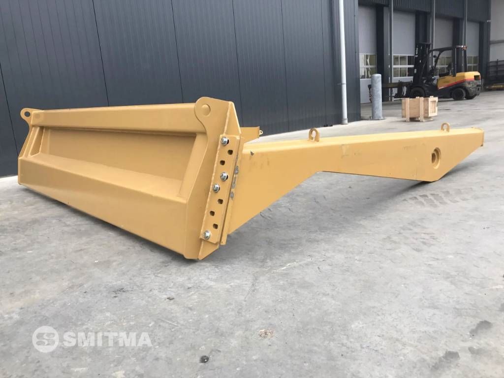 CAT 725