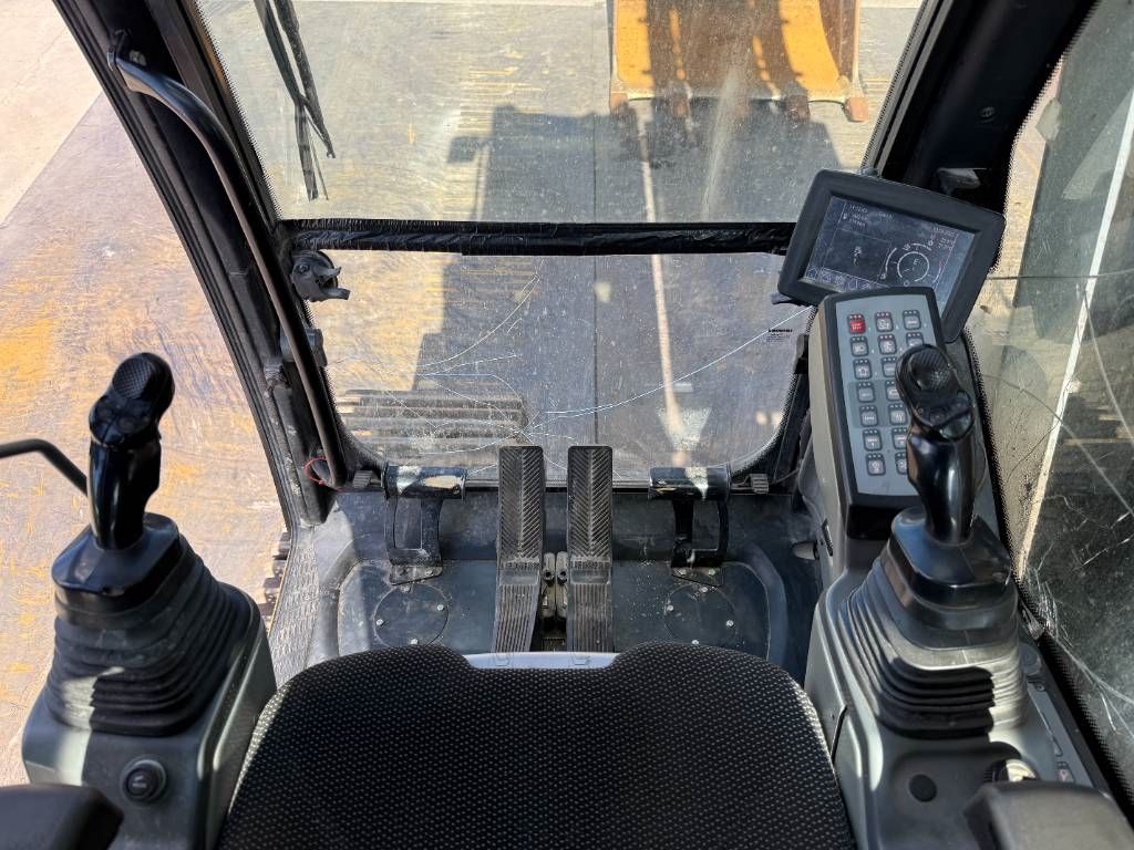 Liebherr R956 HD - Hammer Lines / Quick Coupler / Camera