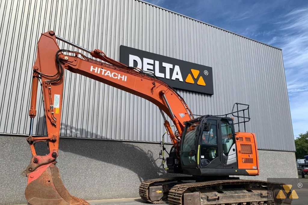Hitachi ZX225USLC-6