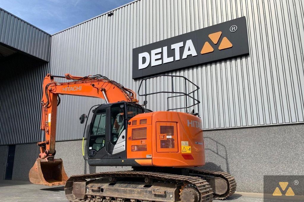Hitachi ZX225USLC-6