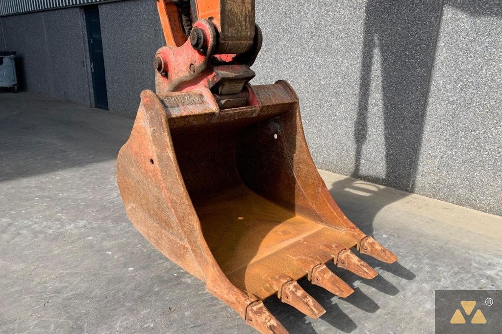 Hitachi ZX225USLC-6