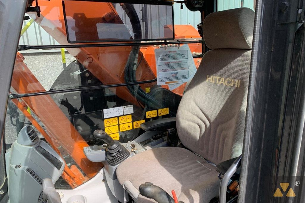 Hitachi ZX225USLC-6
