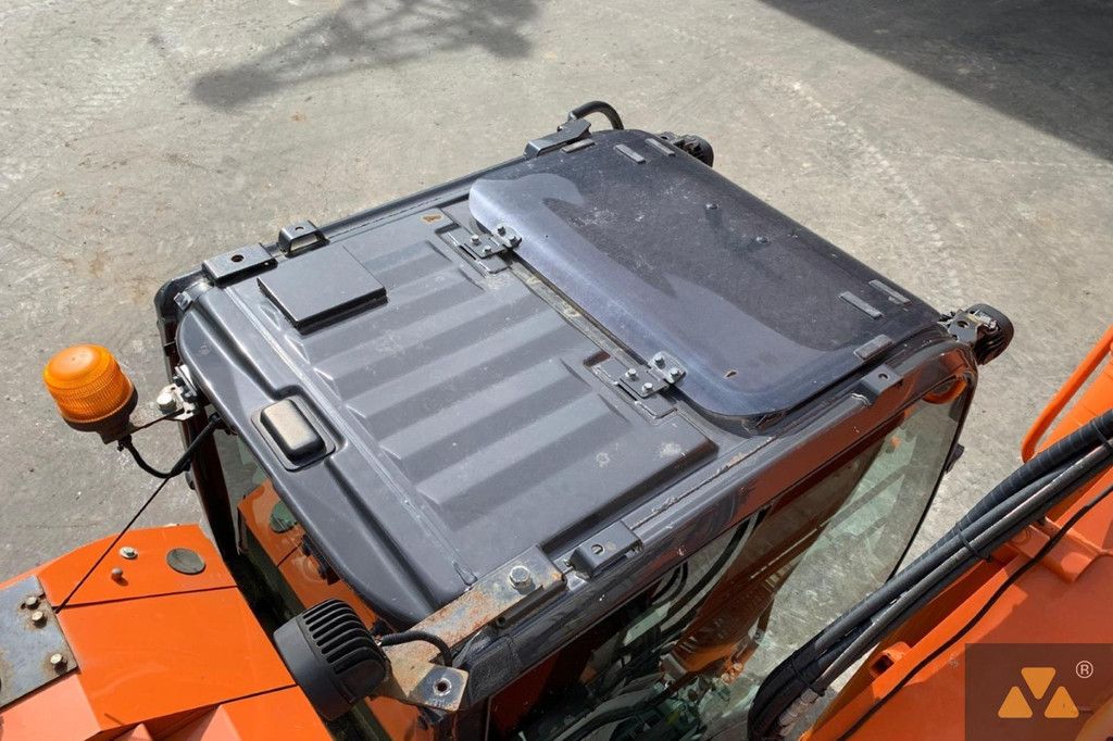 Hitachi ZX225USLC-6