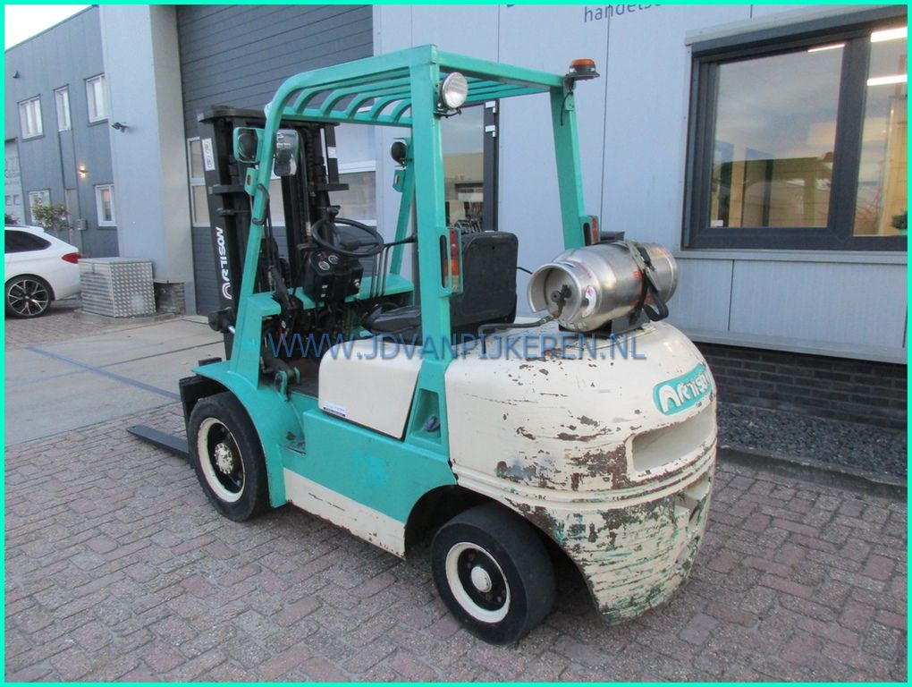 Artison FG30 Nissan LPG 2499uur+triplex4.5m+shift+210cm hoog