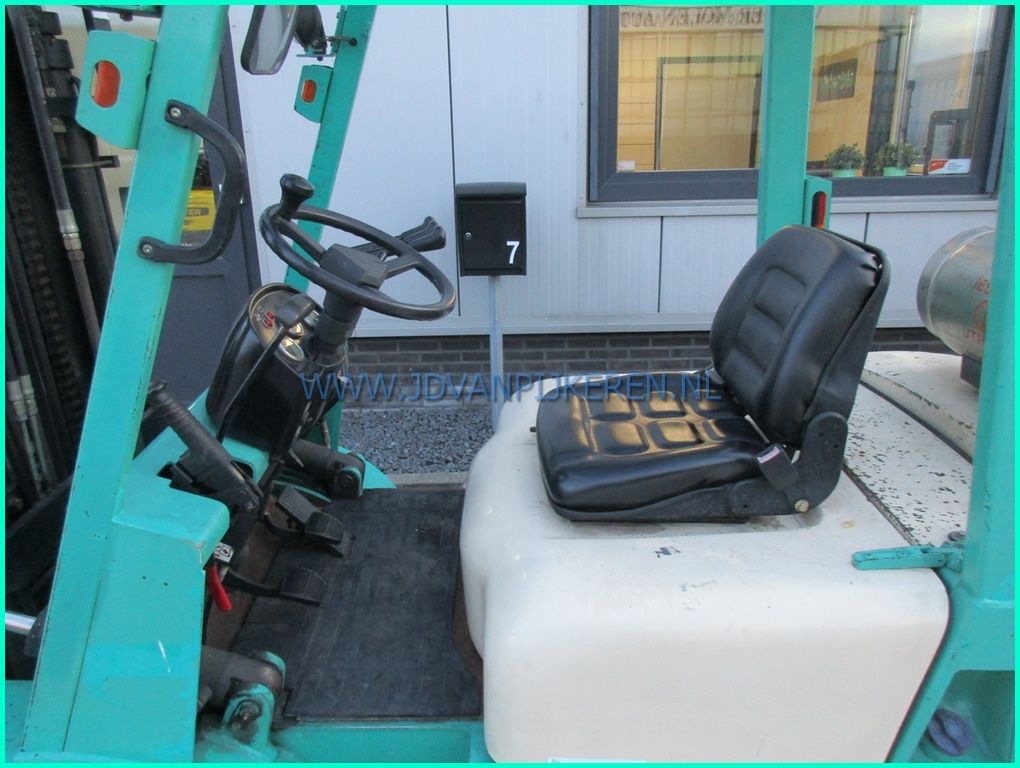 Artison FG30 Nissan LPG 2499uur+triplex4.5m+shift+210cm hoog