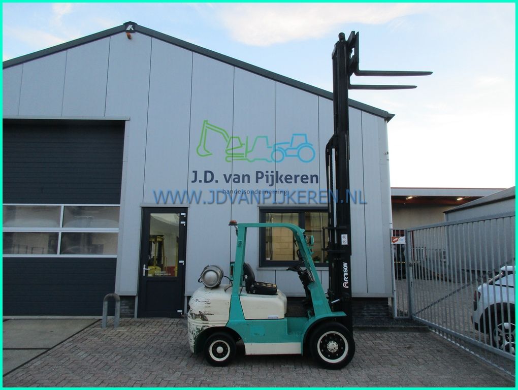 Artison FG30 Nissan LPG 2499uur+triplex4.5m+shift+210cm hoog
