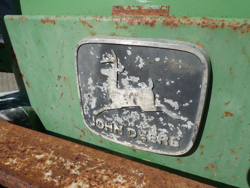 John Deere 2130 2wd / 4325 Draaiuren / Margetrekker