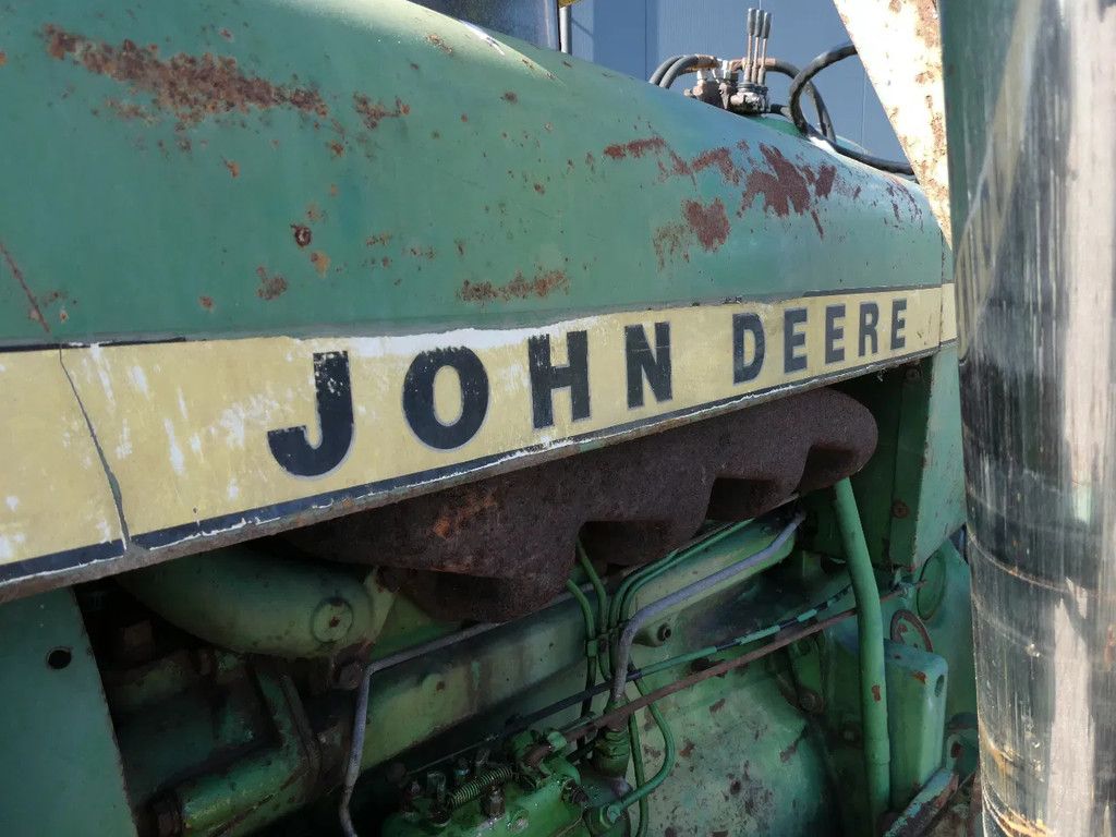 John Deere 2130 2wd / 4325 Draaiuren / Margetrekker