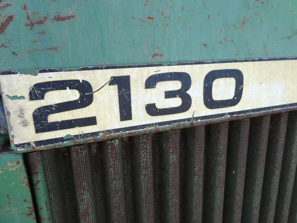 John Deere 2130 2wd / 4325 Draaiuren / Margetrekker