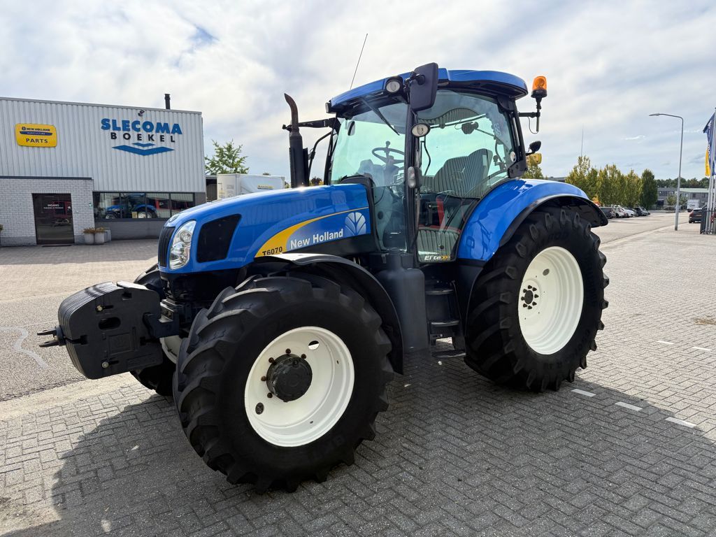 New Holland T6070 Elite