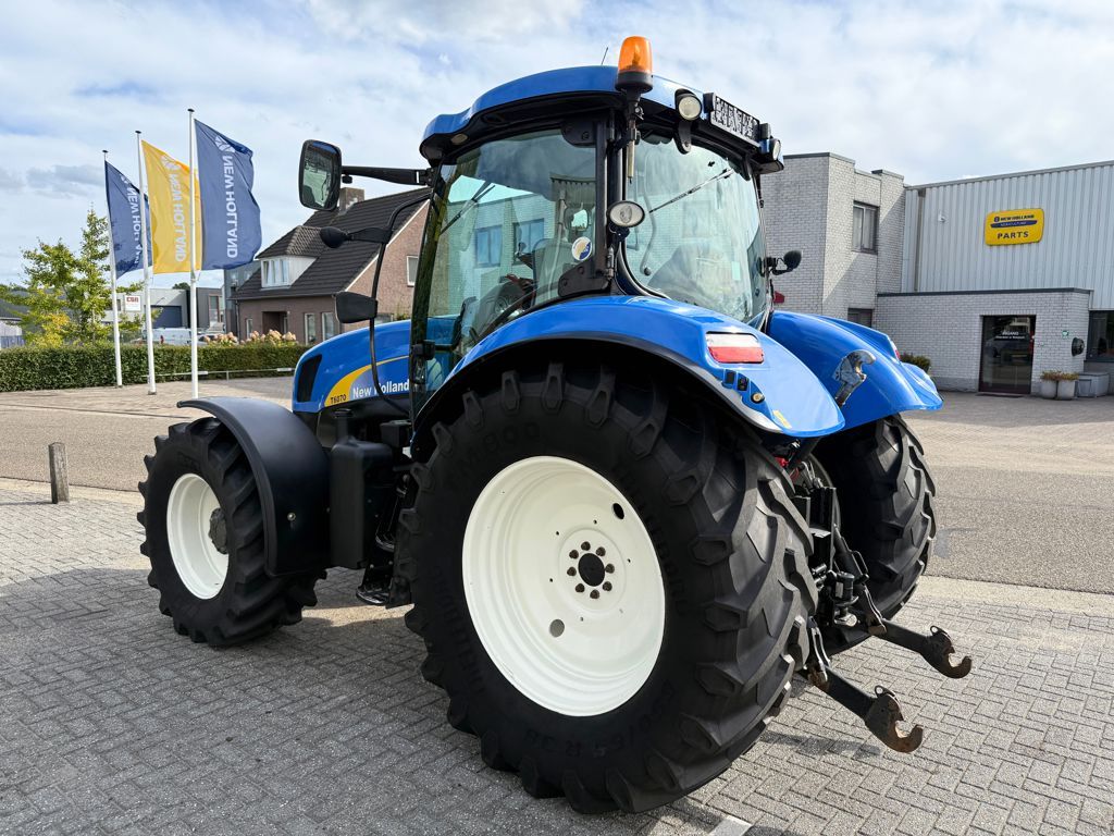 New Holland T6070 Elite