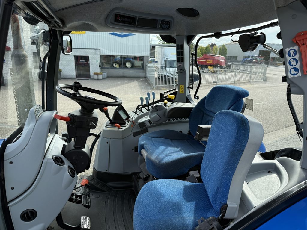 New Holland T6070 Elite