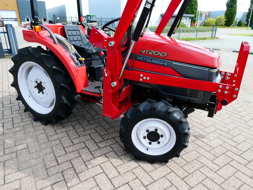 Mitsubishi MT200 4wd / 0145 Draaiuren / Margetrekker