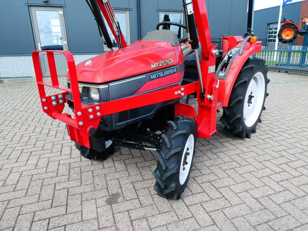 Mitsubishi MT200 4wd / 0145 Draaiuren / Margetrekker