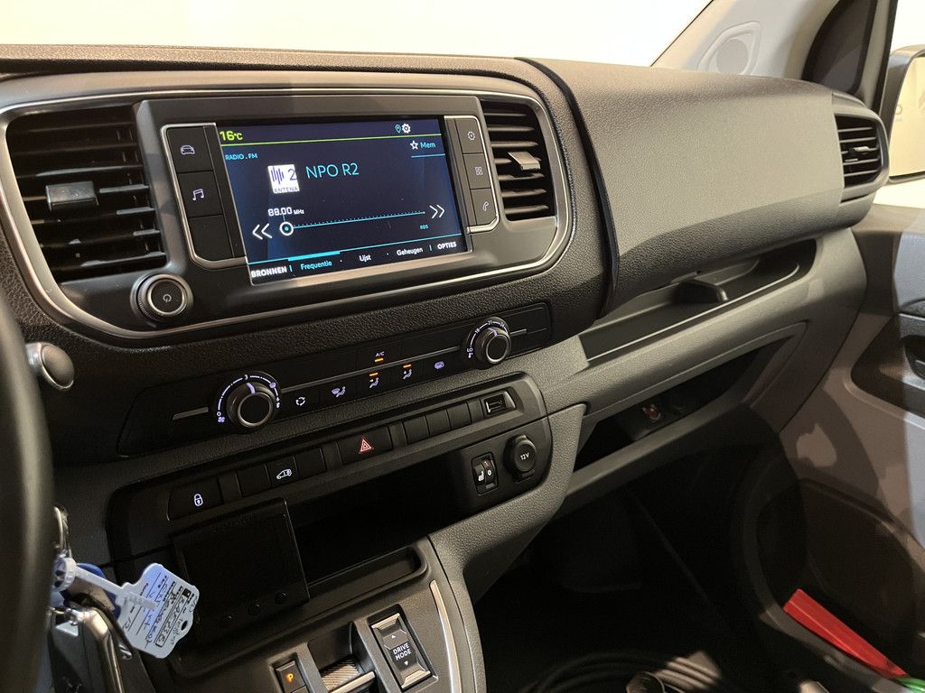 Peugeot e-Expert EV L2 75 kWh Koelauto / Carrier Koeling / 100% Elektrisch / Airco / Cruise Control / Camera / CarPlay / 3-Zits / 45.000 KM !!