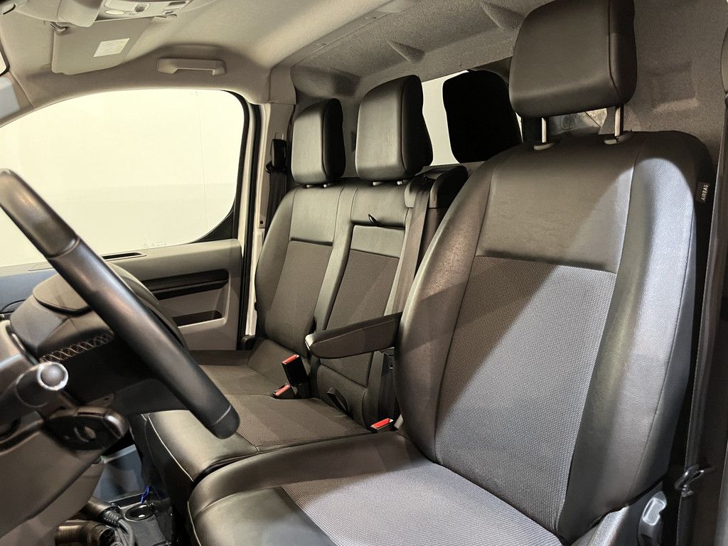 Peugeot e-Expert EV L2 75 kWh Koelauto / Carrier Koeling / 100% Elektrisch / Airco / Cruise Control / Camera / CarPlay / 3-Zits / 45.000 KM !!
