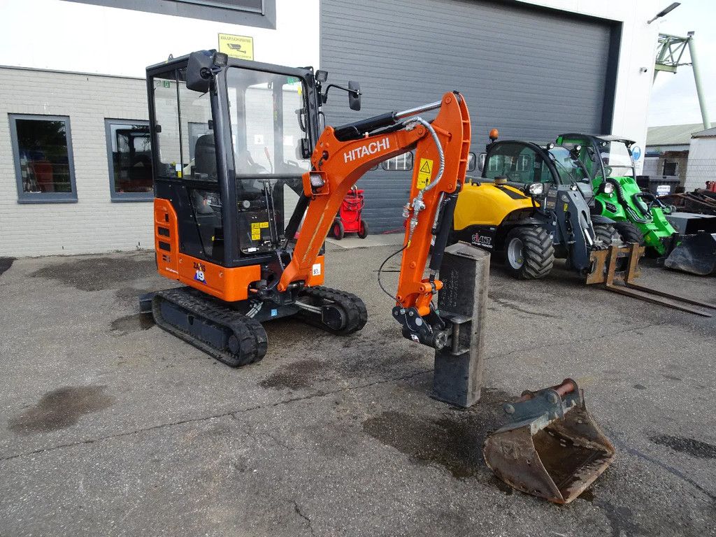 Hitachi ZX19-6