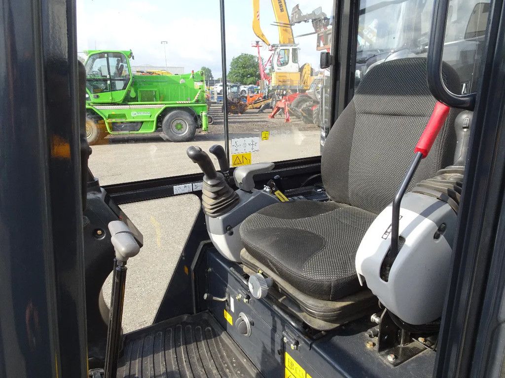 Hitachi ZX19-6