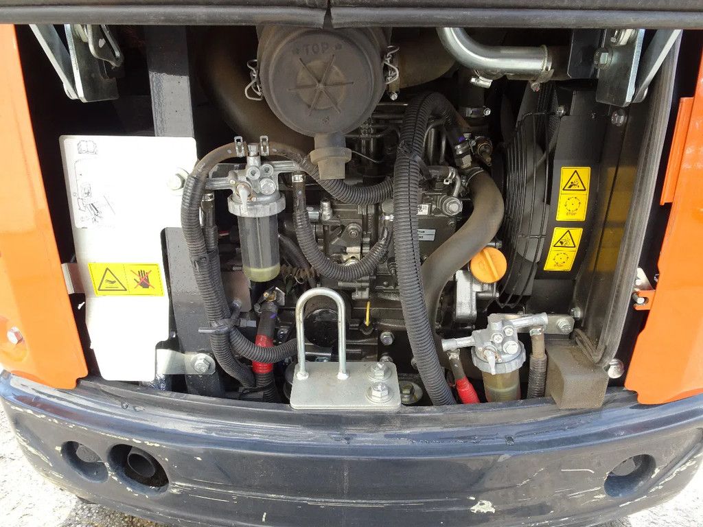 Hitachi ZX19-6
