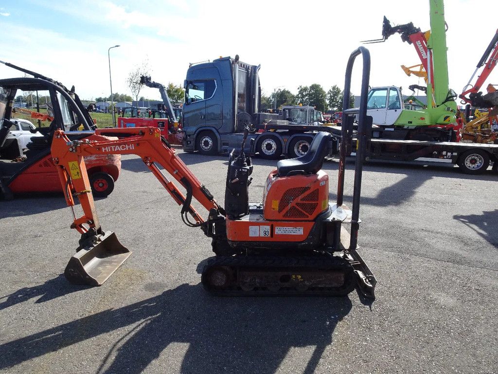 Hitachi ZX10U
