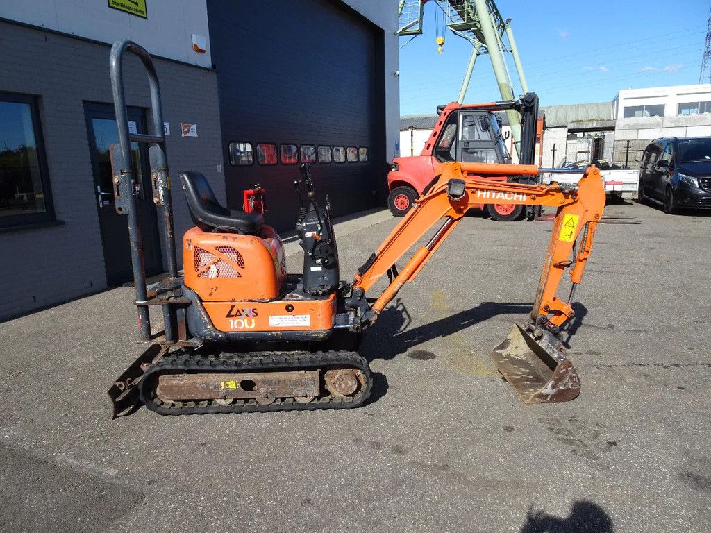 Hitachi ZX10U