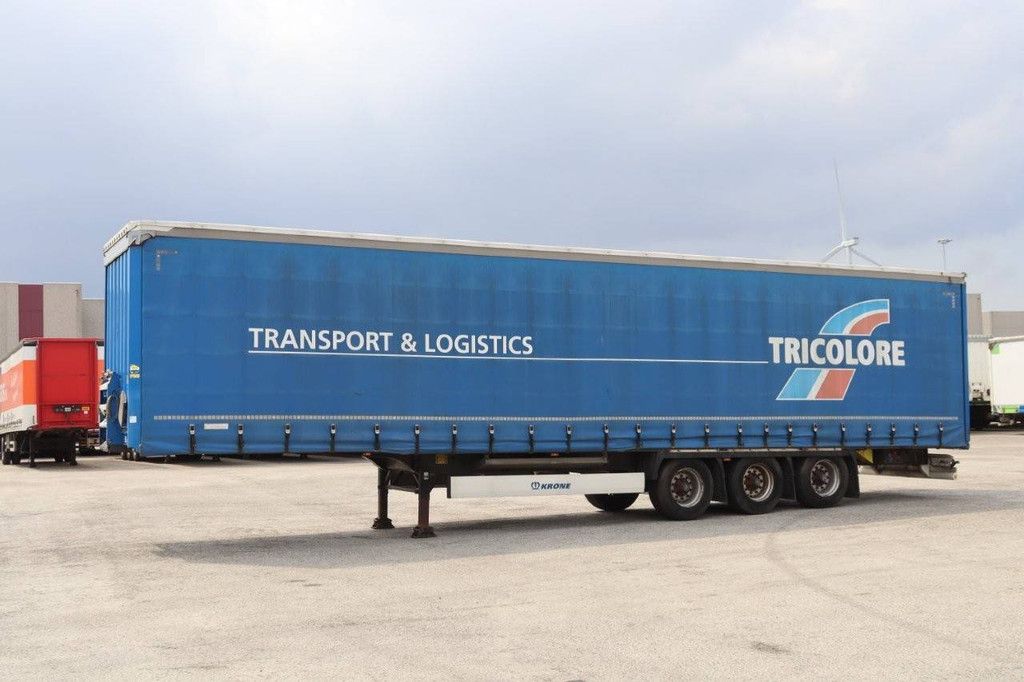 Krone SD sliding tarpaulin trailer