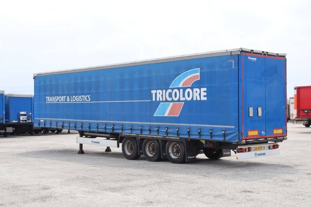 Krone SD sliding tarpaulin trailer