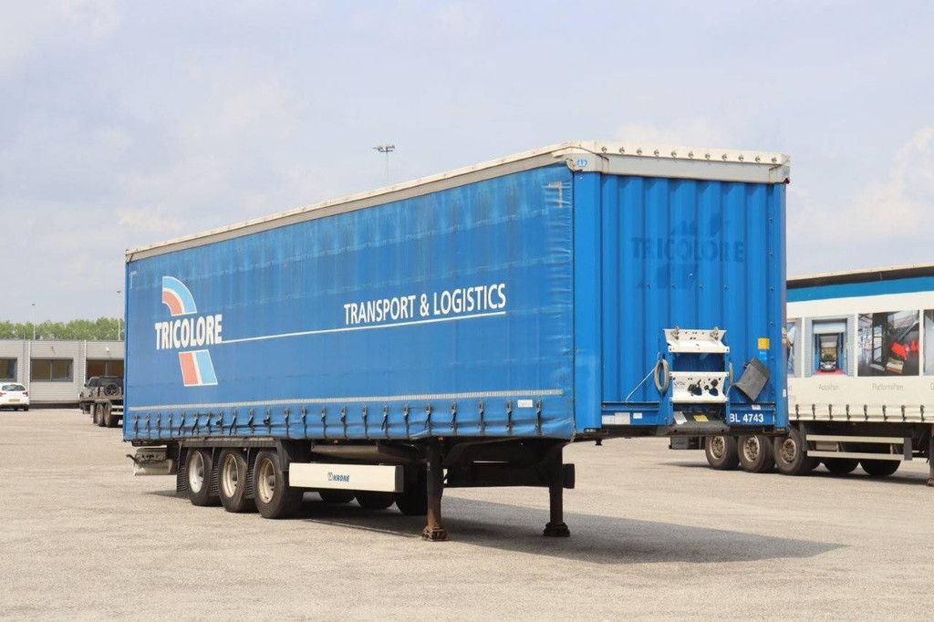 Krone SD sliding tarpaulin trailer