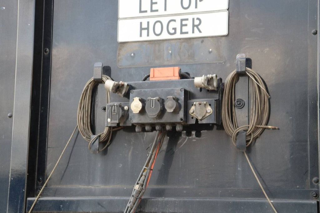Curtainsider trailer Pacton B3-001