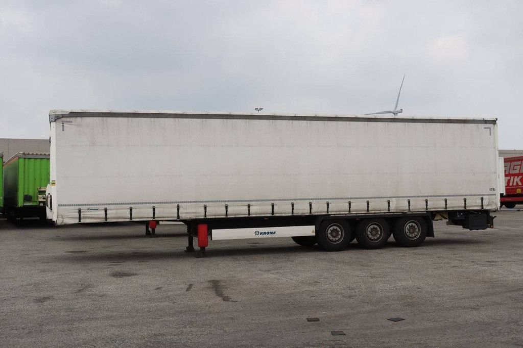 Krone SD sliding tarpaulin trailer