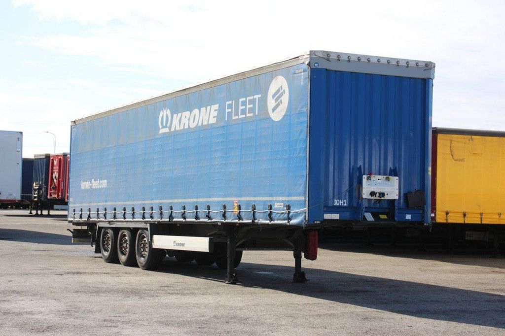 Krone SD sliding tarpaulin trailer