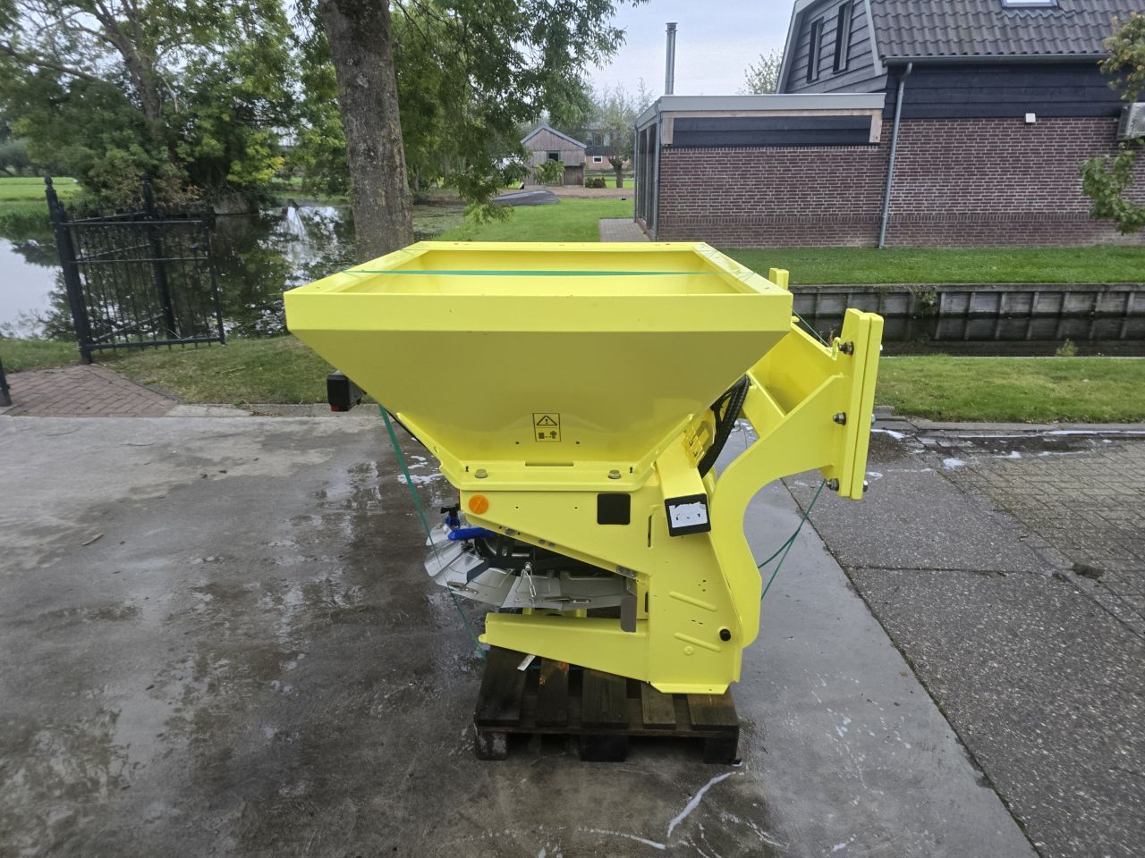 Zout strooier Rauch axeo 18.1 C zoutstrooier