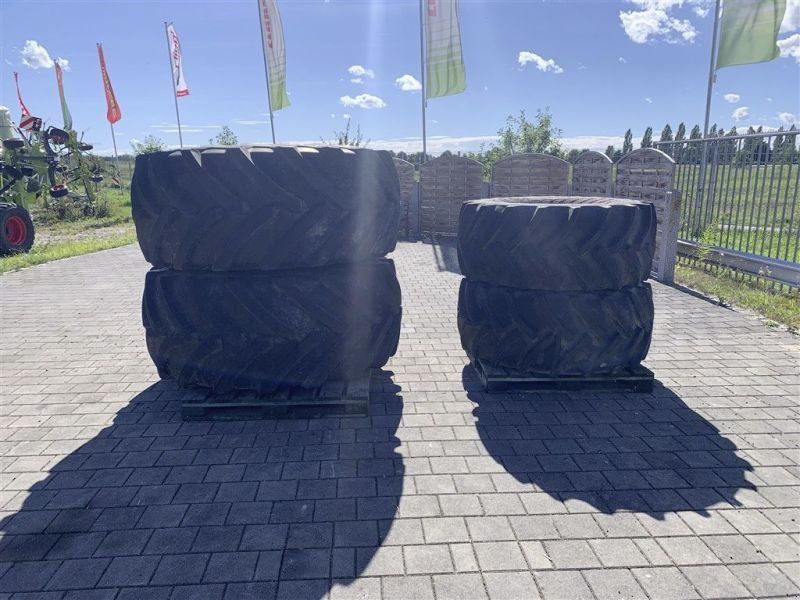 600/65 R28 + 800/70 R32
