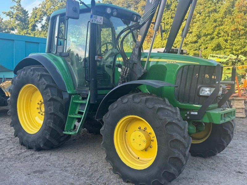 John Deere 6920