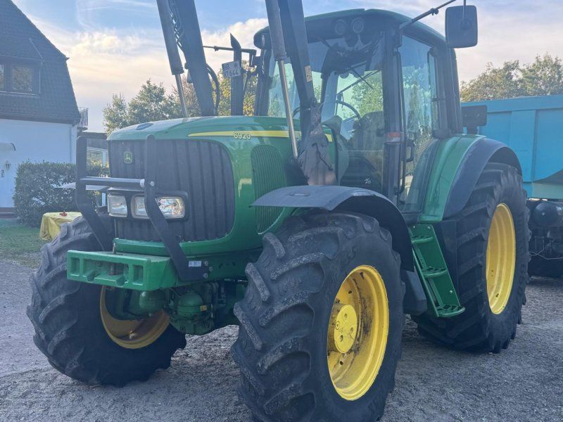 John Deere 6920