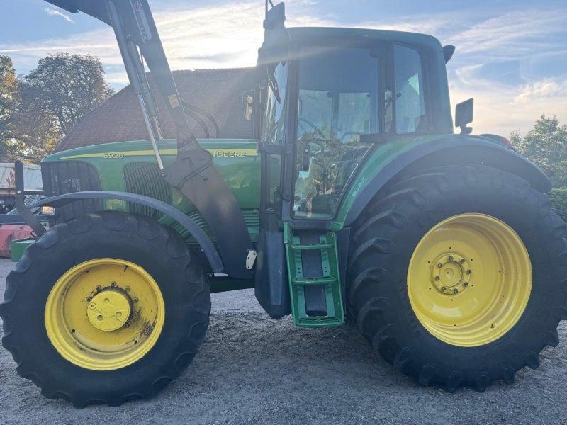 John Deere 6920