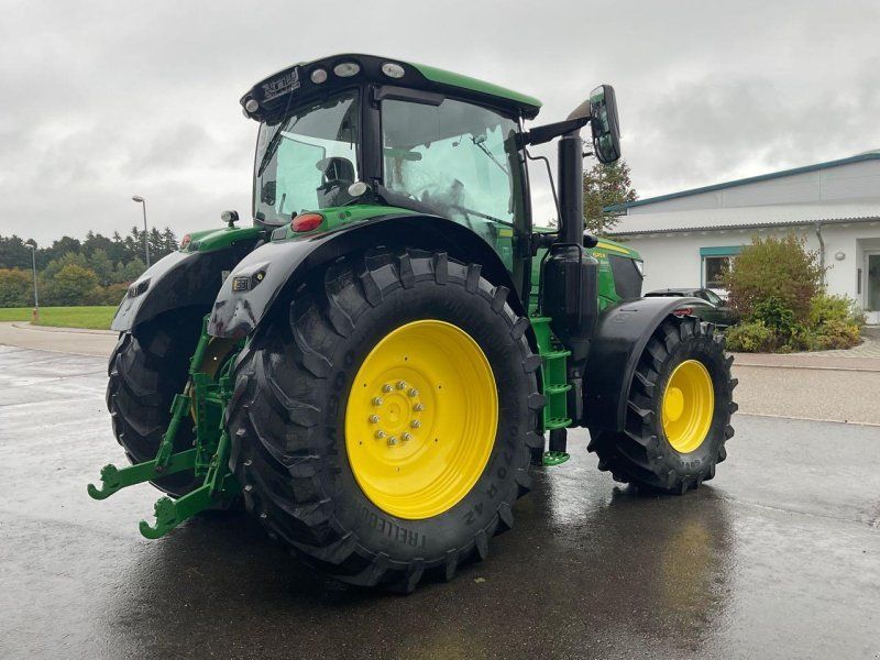 John Deere 6215R