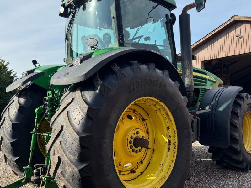 John Deere 7920