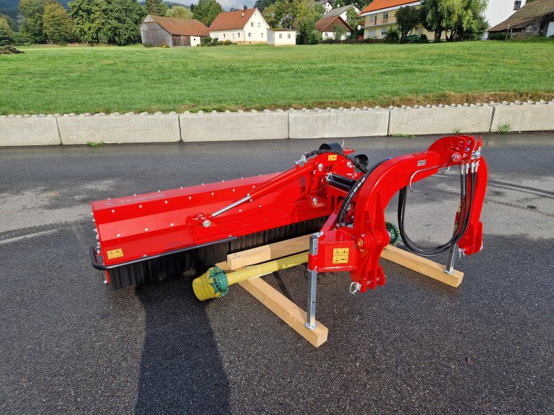 Tehnos MB 220 LW Seiten Böschungs