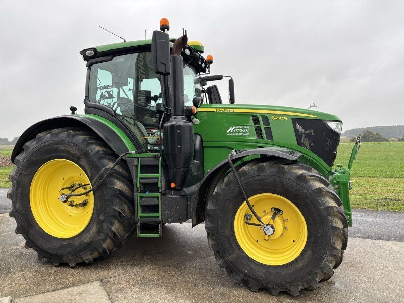 John Deere 6250R