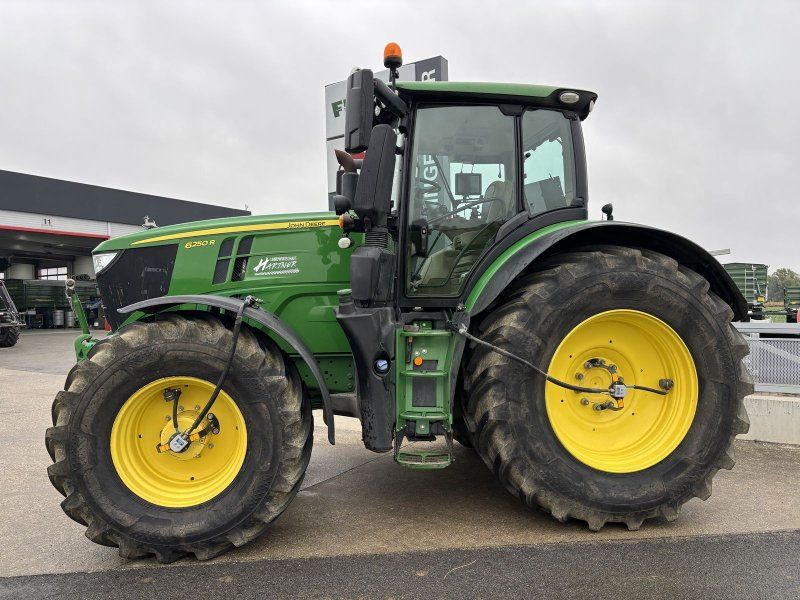 John Deere 6250R