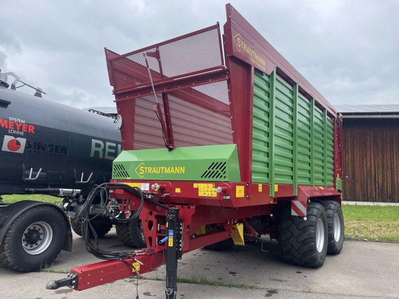 Strautmann Giga- 400 Häckseltransport