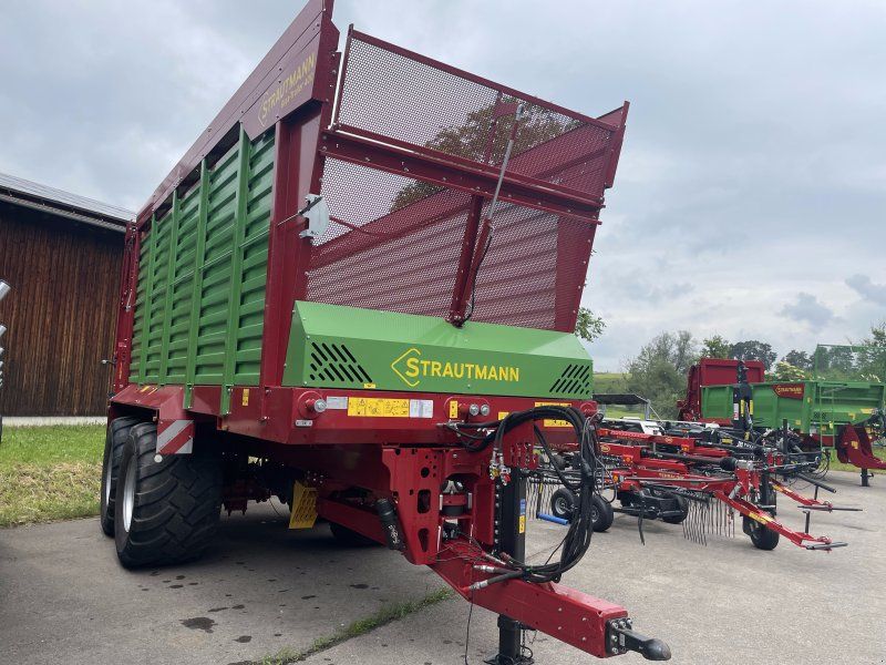 Strautmann Giga- 400 Häckseltransport