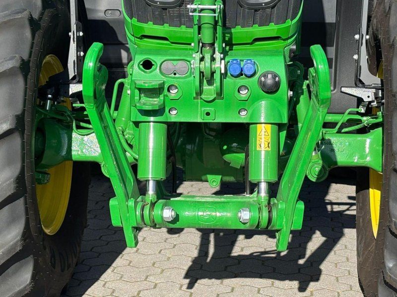 John Deere 6M 250 Kun 50 timer! Den nyeste 6M model. Ring til Ulrik på 4025