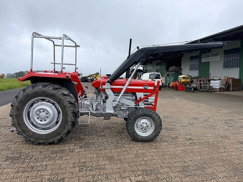 Massey Ferguson 158 mit Servo Lenkung und Frontlader