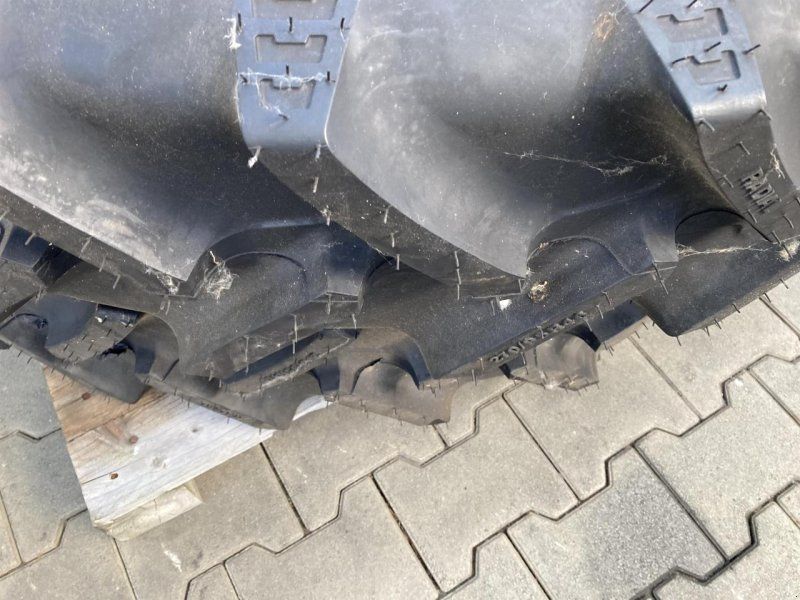 BKT 270/95R46
