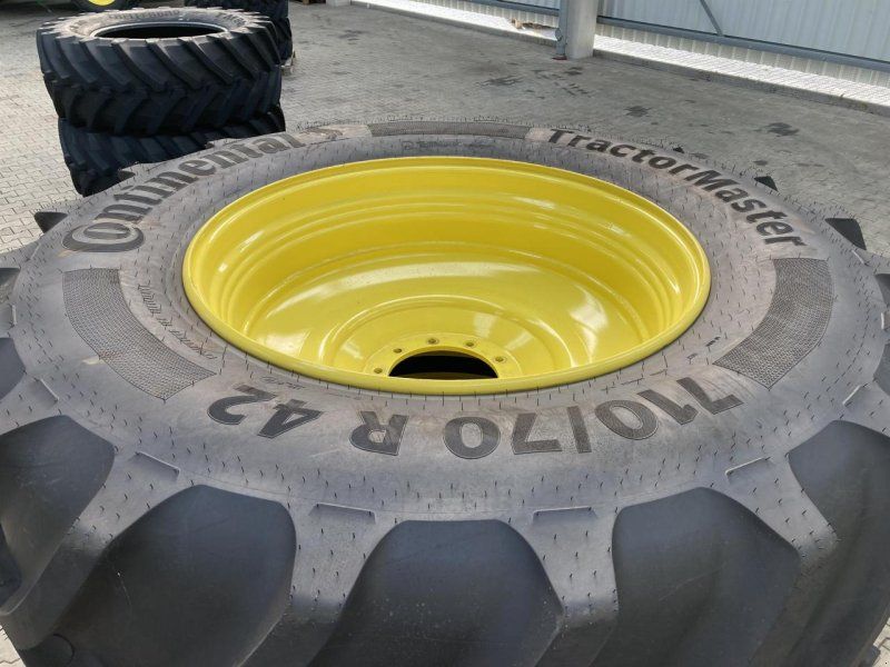Continental 710/70R42