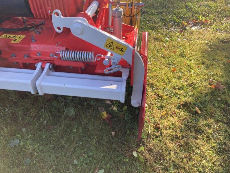 Pöttinger LION 403 C